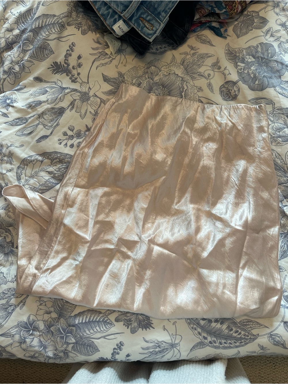 Aritzia babaton Satin Slip Skirt in Light Blush Pink